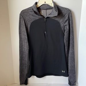 Under Armour Women's Medium Fitted Pullover  Cold gear  Thumb Holes